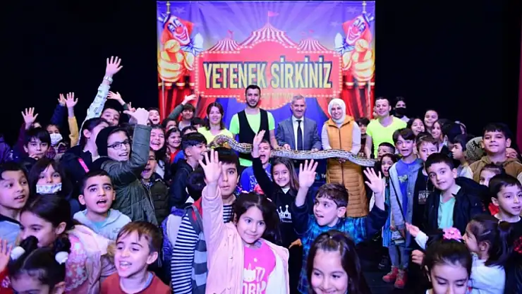 Akrobasi, İlizyonist ve Gösteriler Yoğun İlgi