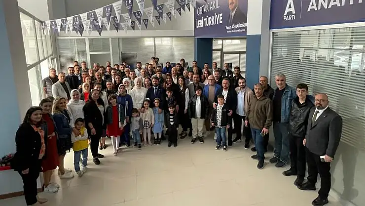 Anahtar Partisi'nde Bayramlaşma Buluşmasında Memlekete Hizmet Vurgusu