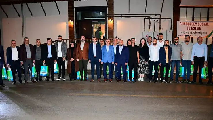 Bakan Çınar, Yeşilyurt'ta 5 Yılda Yapılan Hizmetleri Ak Parti Yeşilyurt İlçe Yönetimine Anlattı