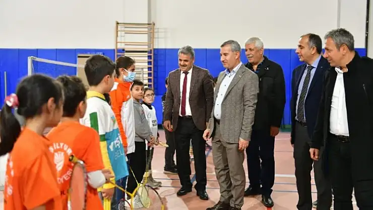 Başkan Çınar'dan Badminton Takımına Ziyaret