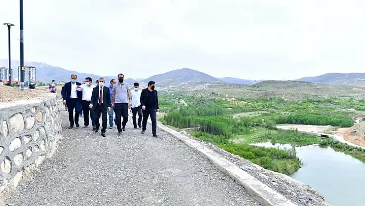 Başkan Çınar'dan Beylerderesi'nde Yapımı Devam Eden Millet Bahçesi ve Seyir Terasında İnceleme