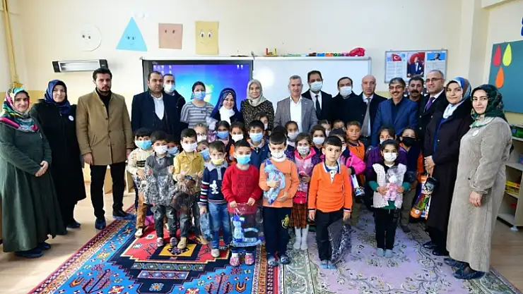 Başkan Çınar'dan Kuyulu İlkokul ve Ortaokuluna Ziyaret