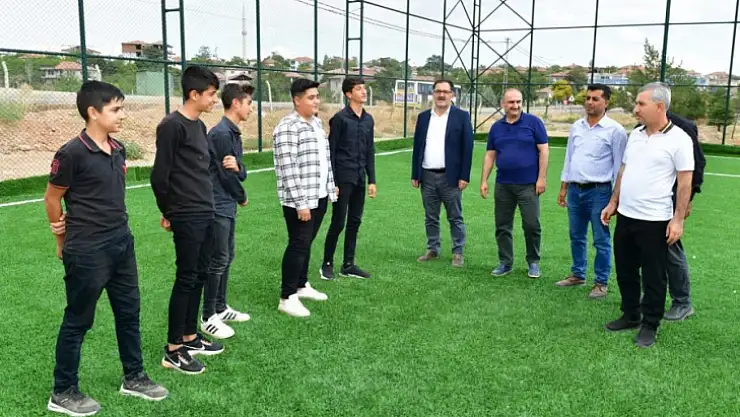 Başkan Çınar' Halı Sahamız Gençlerimize ve İlçemize Hayırlı Olsun.'