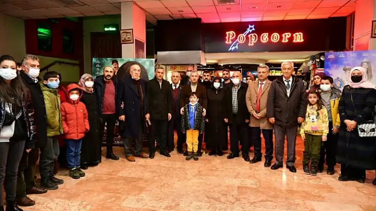 Başkan Çınar, 'Kesişme: İyi Ki Varsın Eren' Sinema Filmini Şehit Yakınları ve Gazilerle Birlikte İzledi