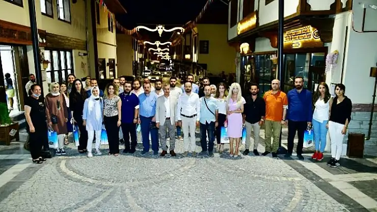 Başkan Çınar, Malatya Mimarlar Odası Yönetimini Lezzet Caddesinde Ağırladı