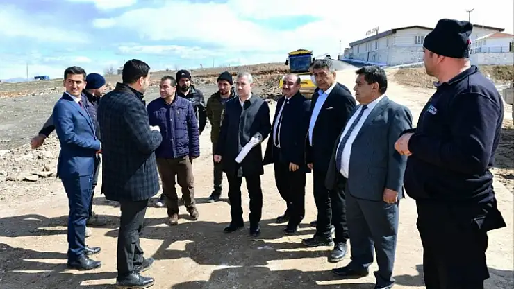 Başkan Çınar, Yakınca Mahallesinde Gerçekleşen Yol Açma Çalışmalarını İnceledi
