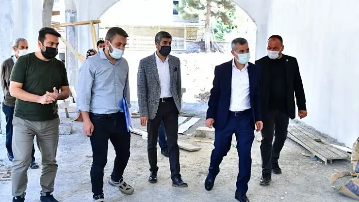 Başkan Çınar, Yapımı Süren Gündüzbey Sosyal Tesislerini İnceledi