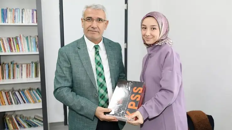 Başkan Güder'den Öğrencilere Eğitim Seti