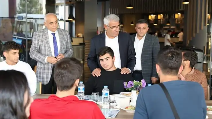 Başkan Güder: 'Her Daim Öğrencilerimizin Yanındayız'