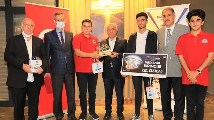 Başkan Güder, Teknofest'te Dereceye Giren Öğrencilerle Buluştu