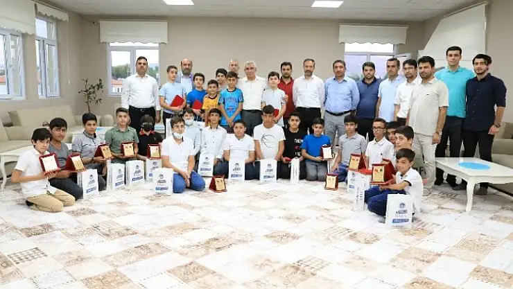 Başkan Güder, Yeni Hafızlar İçin Düzenlenen Programa Katıldı