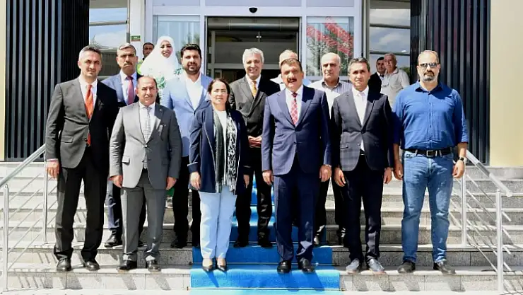 Başkan Gürkan, Bakan Yardımcısı Sevim Sayım Madak'ı Makamında Ağırladı