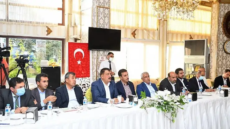 Başkan Gürkan' Muhtarlar Belediyelerin Sahadaki Beşinci Duyu Organıdır