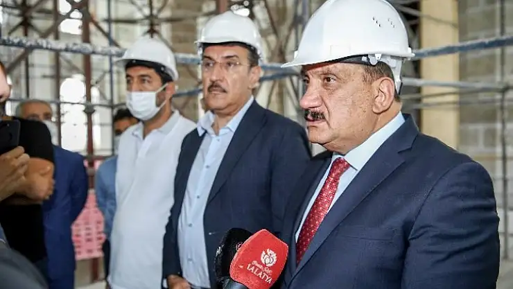 Başkan Gürkan, Yeni Camide Devam Eden Restorasyon Çalışmalarını İnceledi