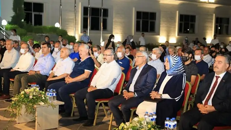 Battalgazi Belediyesi'nin Konuğu Yazar Aslanhan, Malatyalı Gençlerle Buluştu