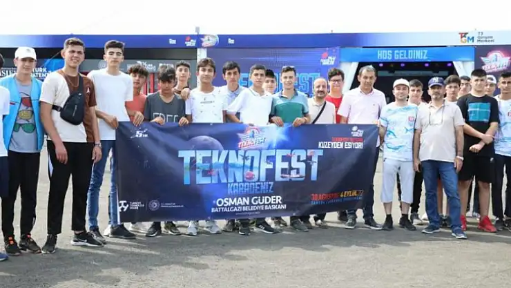 Battalgazili Gençler Türkiye'nin Ayakları Yere Basmayan Festivali'ni Gezdi