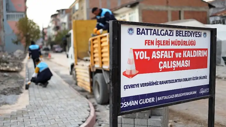 'Belediyemiz Depremin İzlerini Silmek İçin Çalışıyor'