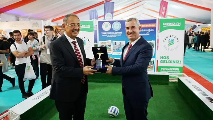 'Bu Takım Kazanır' Projesinden Dolayı Yeşilyurt Belediyesine Ödül