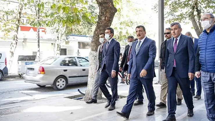 Büyükşehir Belediyesi Sivas Caddesini Yeniliyor