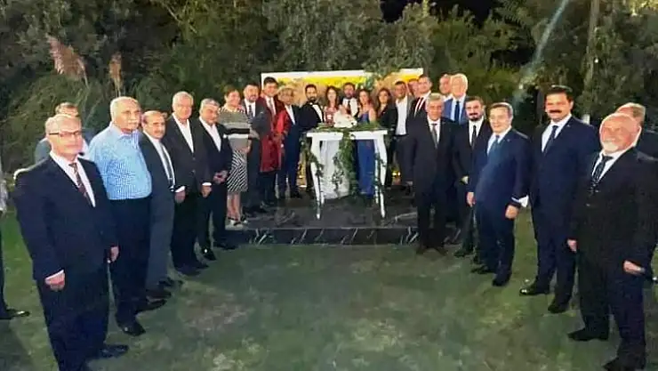 CHP'lileri İzmir'de Buluşturan Düğün