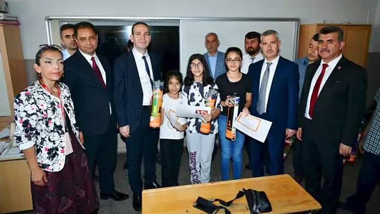 Çınar' İyi Tatiller, Kitap Okumayı İhmal Etmeyin'