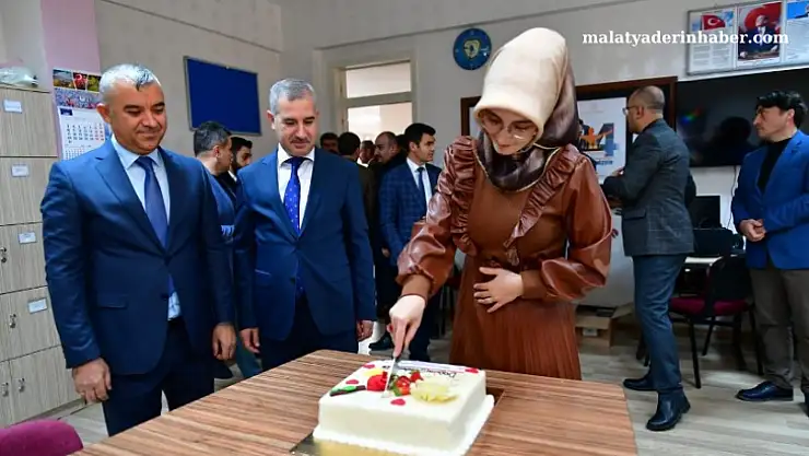Çınar' Öğretmenlerimize Saygı, Geleceğimize Saygıdır'