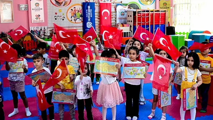 Çocuklar Doyasıya Eğleniyorlar