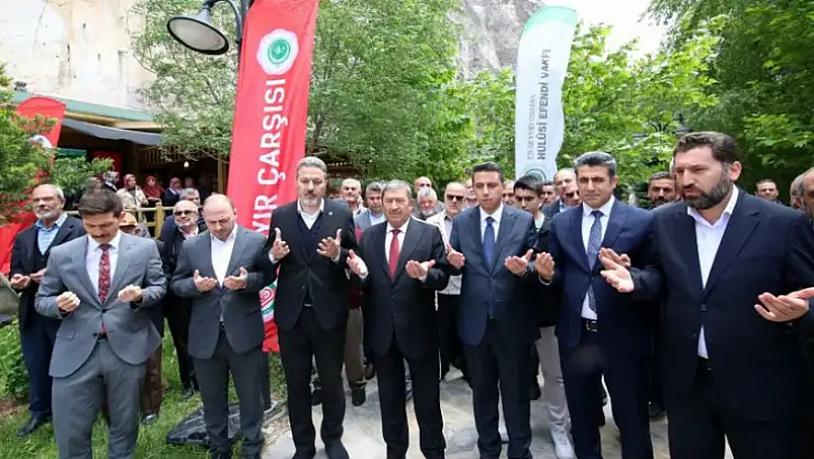 Darende İlçesinde Geleneksel Hale Getirilen' Hayır Çarşısı' Açıldı