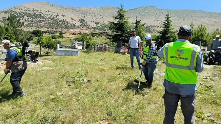 Doğanşehir Belediyesinden Bayram Öncesi Temizlik ve Bakım Çalışmaları