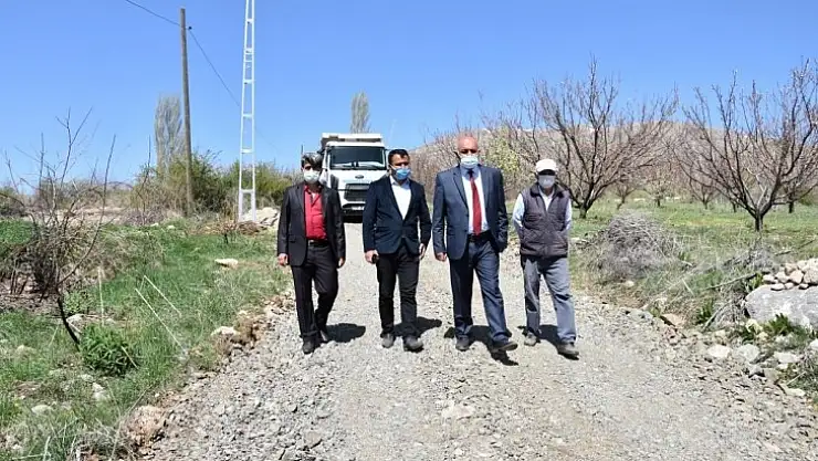 Doğanşehir'de Arazi Yol Yapım ve Onarım Çalışmaları Devam Ediyor