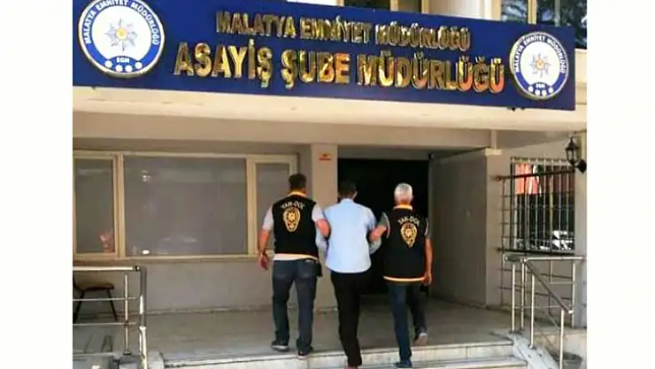 Dolandırıcılar Polisten Kaçamadı