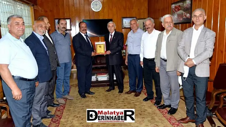 Esnaf Oda Başkanlarından ESKKK Başkanı Ali Evren'e Plaket