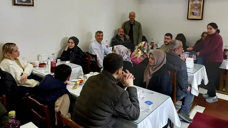 Hacı Hızır Mahalle Muhtarından Depremzedelere İftar Programı
