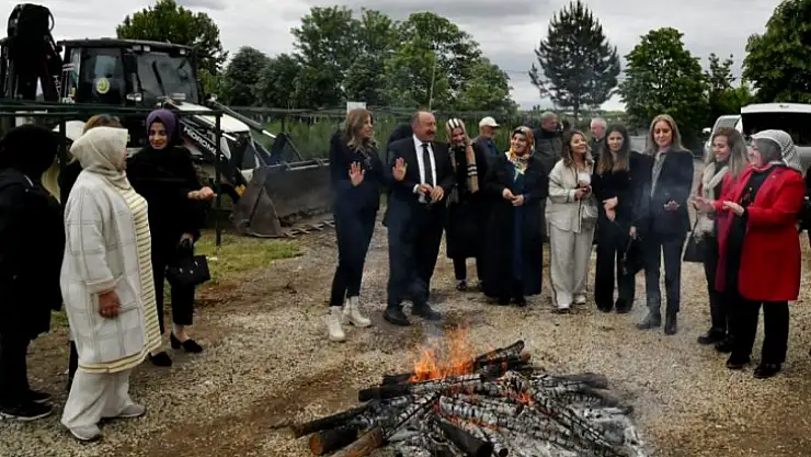 Hanımefendi Hanife Yazıcı Hıdırellez Etkinliklerine Katıldı
