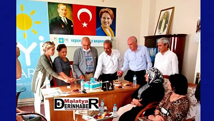 İyi Parti Yeşilyurt İlçe Teşkilatında Pastalı Kutlama