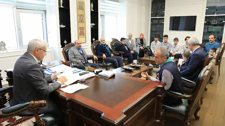 İzcilik Kulübü Öğrencilerinden Başkan Güder'e Ziyaret