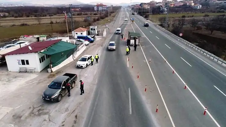Jandarma'dan Emniyet Kemeri ve Cep Telefonlarına Dronlu Denetim