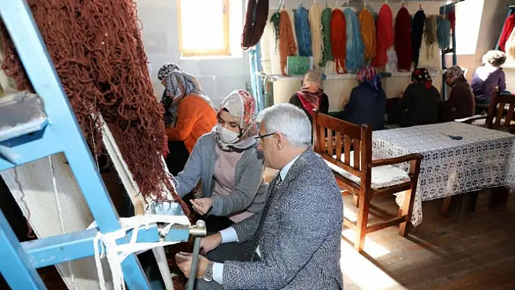 Kadınlar Öğreniyor, Ev Ekonomilerine Katkı Sağlıyor