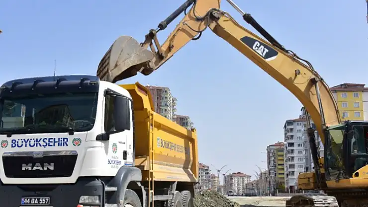 Mıhlıdut Caddesindeki Çalışmalar Sürüyor