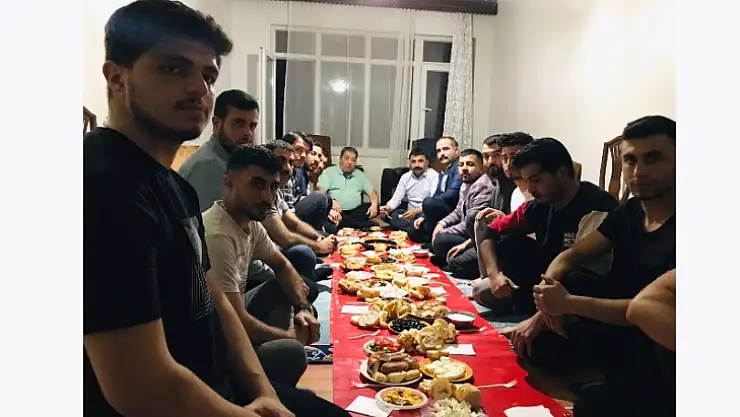 Milliyetçi Hareket Partisinden Gençlerle Sahur Programı
