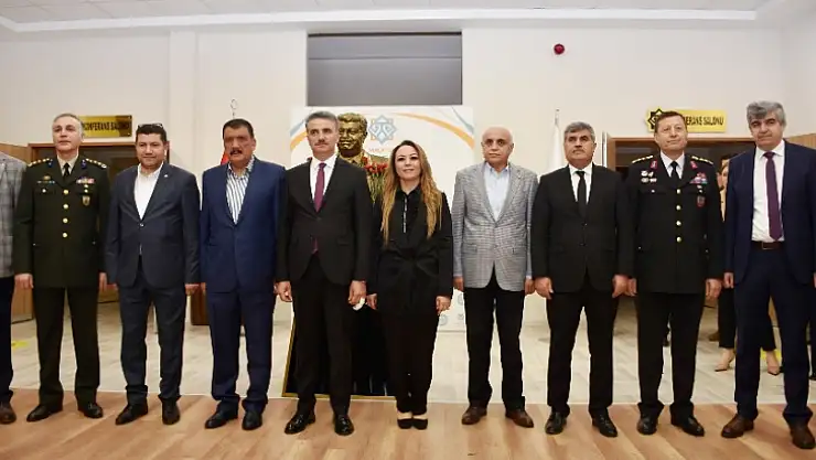 MTÜ'de Özal'ı Anma Töreni Düzenlendi