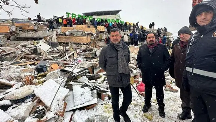 Mv. Ağbaba Gece Gündüz Depremzedelerle Birlikte