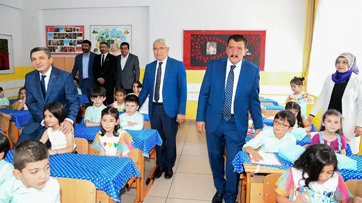Öğrencilerin Karne Sevinci