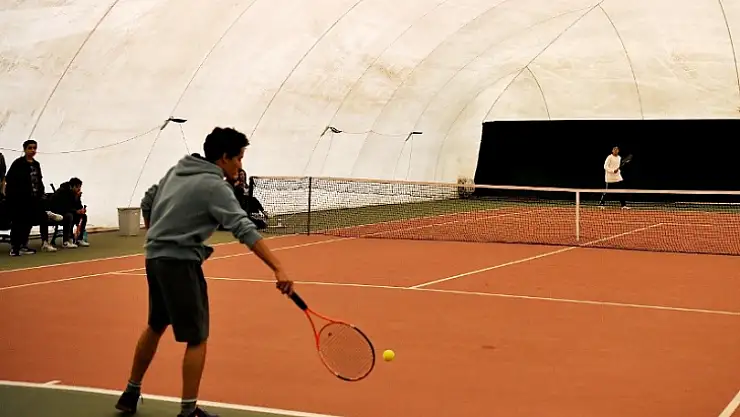 Okullar arası Tenis İl Şampiyonası Yeşilyurt Belediyesi Balon Tenis Kortu'nda