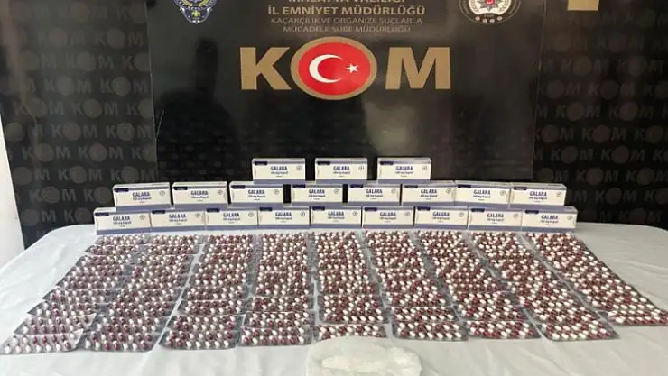 Polisten Kaçamadı Araçta Uyuşturucu Yakalandı