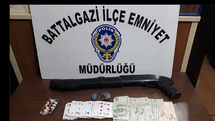 Polisten Kumar Baskını