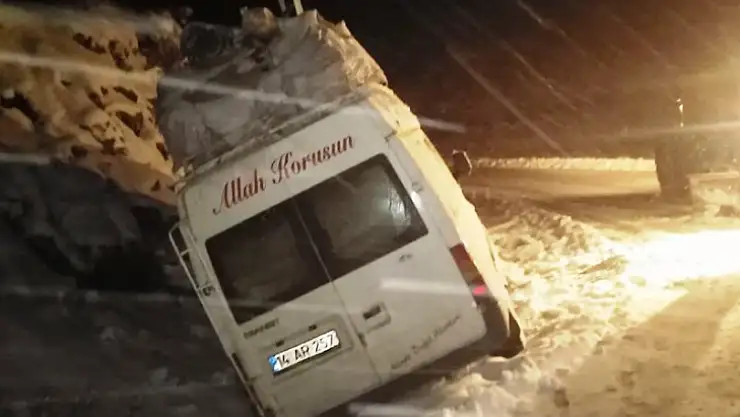 Pütürge'de Kardan Araçlar Mahsur Kaldı