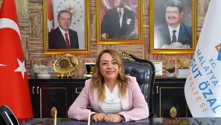 Rektör Prof. Dr. Aysun Bay Karabulut Türkiye'de Gençler Tarafından Yılın Rektörü Seçildi
