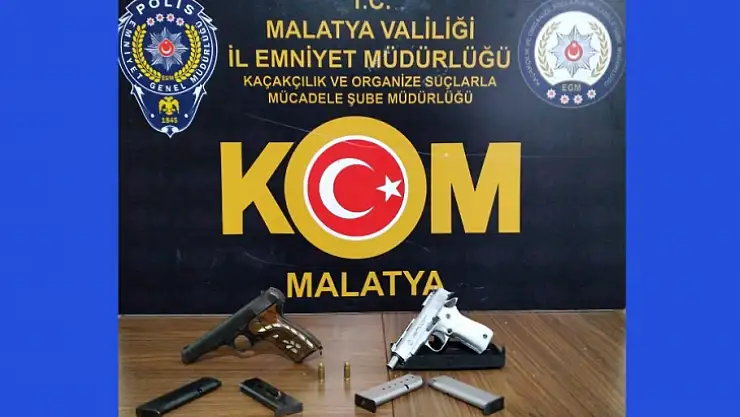 Ruhsatsız Silahlar Ele Geçirildi