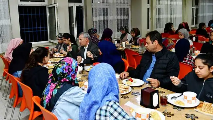 'Sahurun Bereketini Öğrencilerimizle Birlikte Paylaştık'